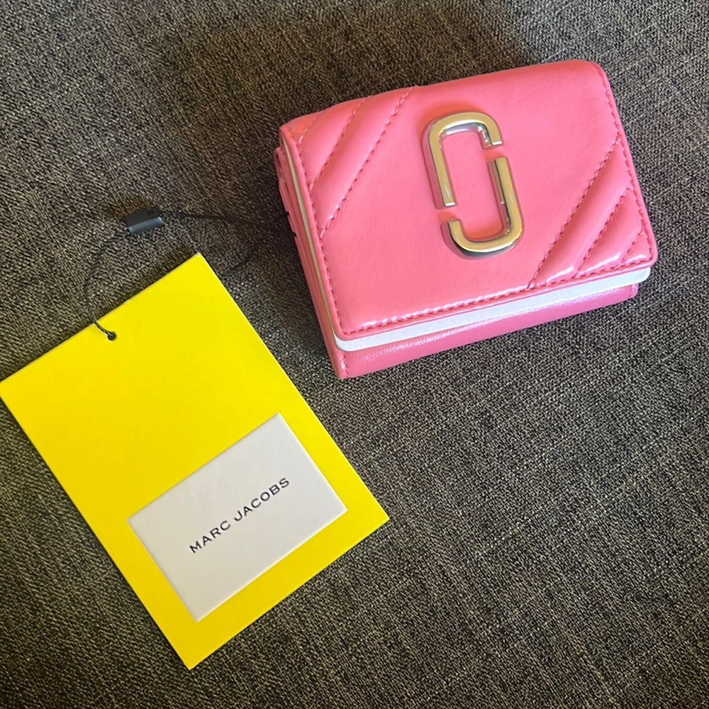 NWT Marc Jacobs Utility Compact Wallet (Pink)